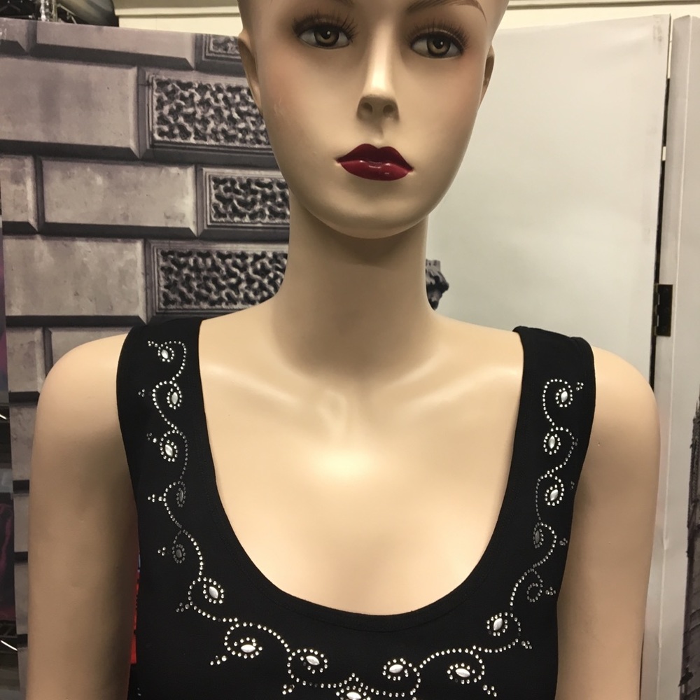 SoHo Lady Black With Sliver Design Tank Top NWOT
